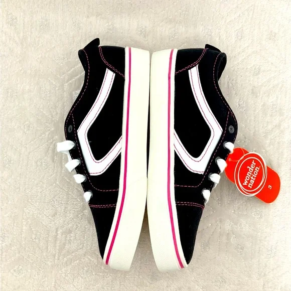 Wonder Nation Girls Black Pink Sneakers Youth Size 3 NWT Memory Foam - Picture 3 of 5